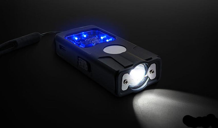 DISSUASORE ELETTRICO PORTATILE DA 4.000.000 V CON TORCIA