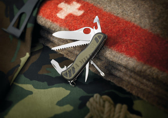 COLTELLO MULTIUSO SOLDATENMESSER 08 VICTORINOX