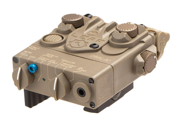 AN/PEQ DBAL-A2 CON TORCIA E PUNTATORE LASER VERDE+IR DARK EARTH ELEMENT
