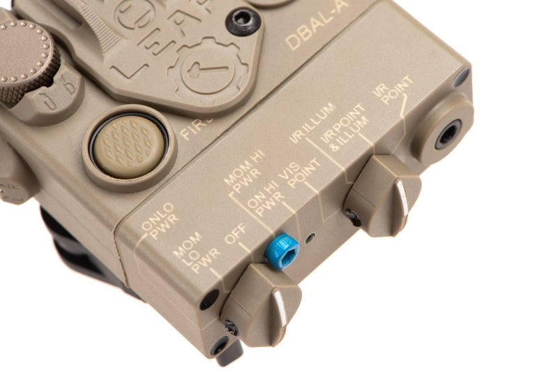 AN/PEQ DBAL-A2 CON TORCIA E PUNTATORE LASER VERDE+IR DARK EARTH ELEMENT