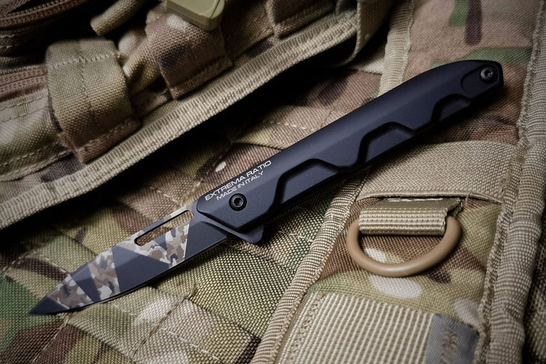 coltello FERRUM T BLACK WARFARE extrema ratio