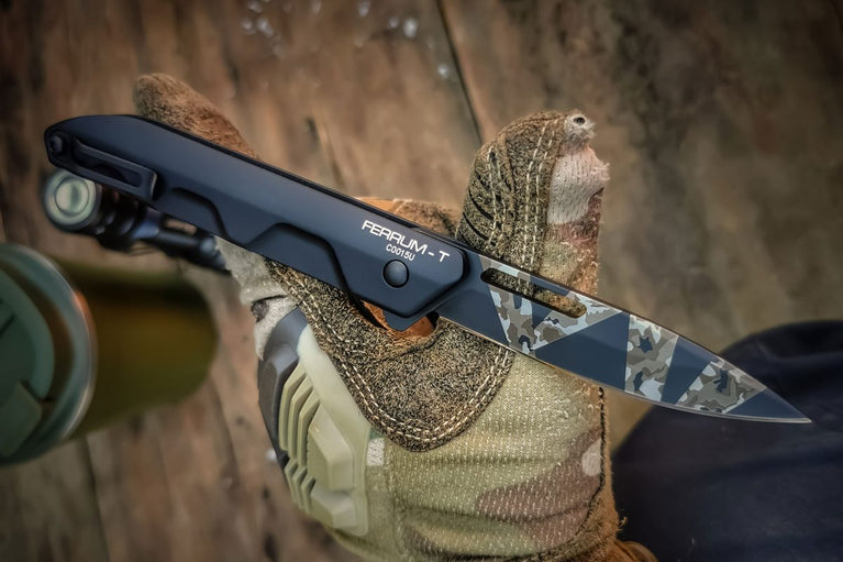 coltello FERRUM T BLACK WARFARE extrema ratio