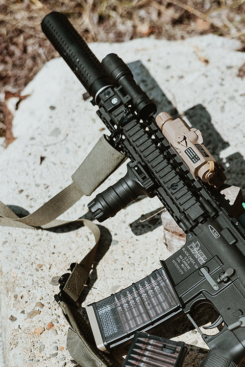 IMPUGNATURA VERTICALE STUBBY CON SISTEMA QD PER SLITTE PICATINNY NERA FMA