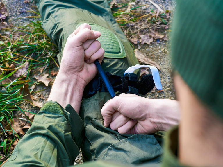 TOURNIQUET IN COLORE NERO DEFCON 5