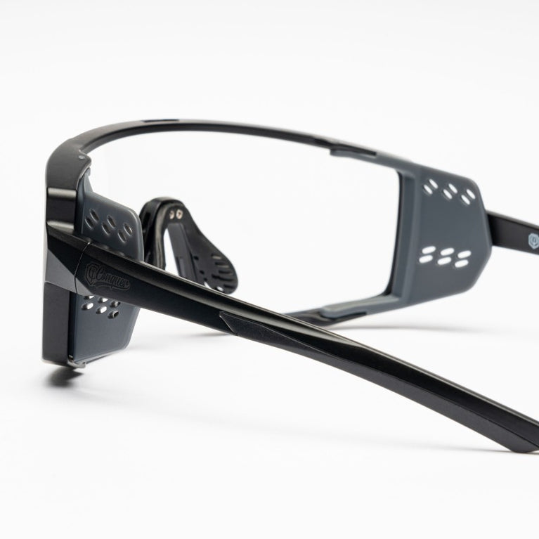 OCCHIALI KRYDON CQSG006 CON LENTI TRASPARENTI E MONTATURA NERA CONQUER