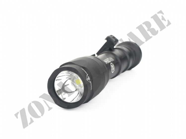 TORCIA LED 640 LUMEN NERA CON ATTACCO SLITTA ARMA WADSN