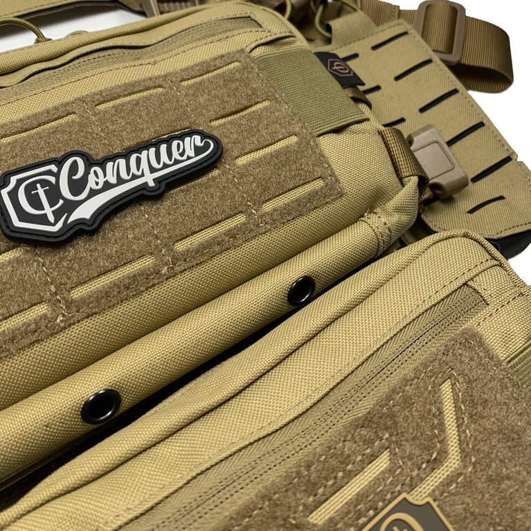 CHEST RIG TITAN TAN CONQUER