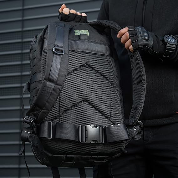 ZAINO ASSAULT PACK LARGE NERO TAGLIATO AL LASER M-TAC