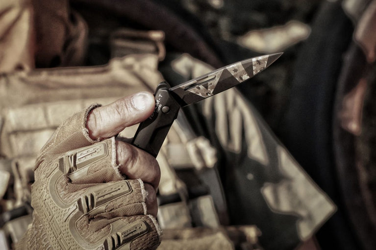 coltello FERRUM T BLACK WARFARE extrema ratio