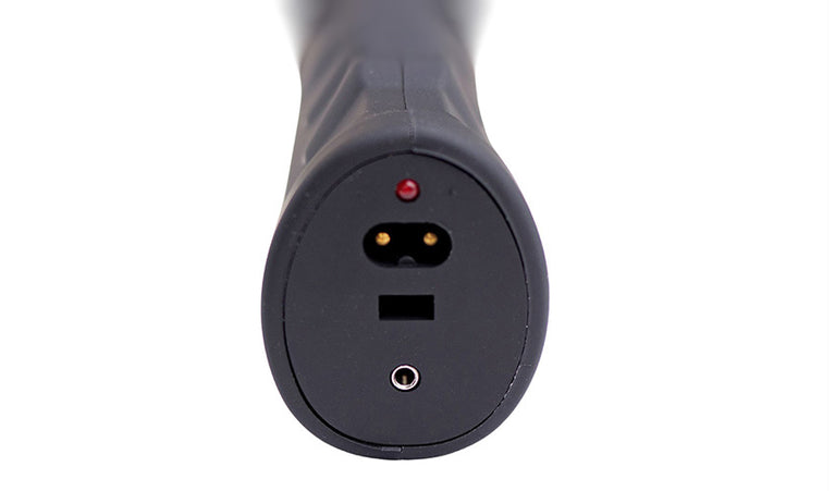 DISSUASORE ELETTRICO DA 3000000 V  CON TORCIA A FORMA DI BASTONE DA 30cm PRAGA TECNOLOGY