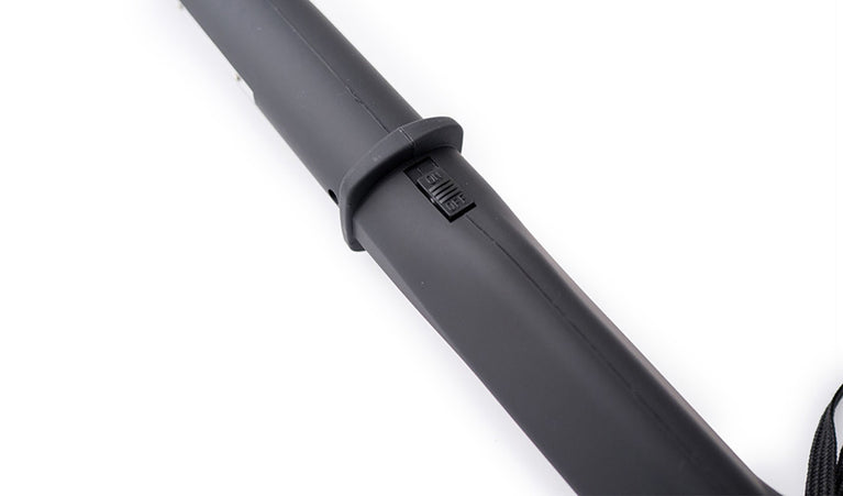DISSUASORE ELETTRICO DA 3000000 V  CON TORCIA A FORMA DI BASTONE DA 30cm PRAGA TECNOLOGY